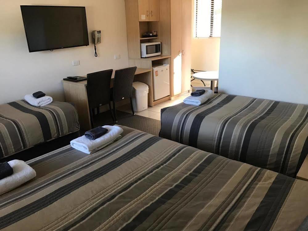 Motel Grande タムワース エクステリア 写真